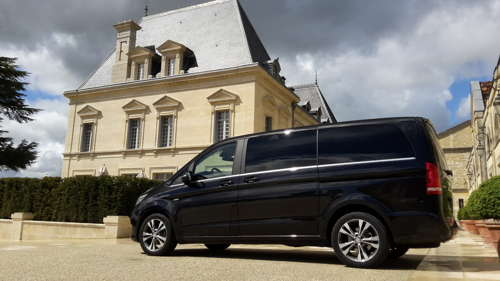 Private transportation in Bordeaux Private transportation in Bordeaux