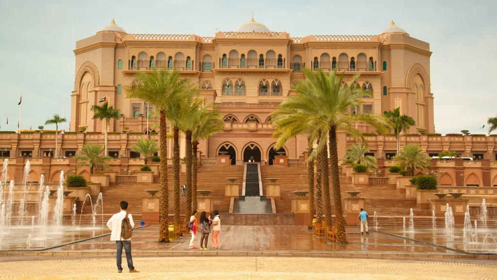 Full-Day Sightseeing Tour of Abu Dhabi with Mosque Visit