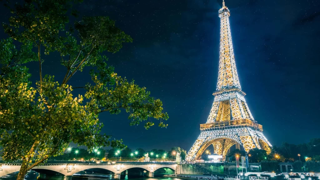 Paris is a city that never sleeps. When the sun sets and the Eiffel Tower lights up, the French capital transforms into a vibrant scene full of music, flavors, and energy.