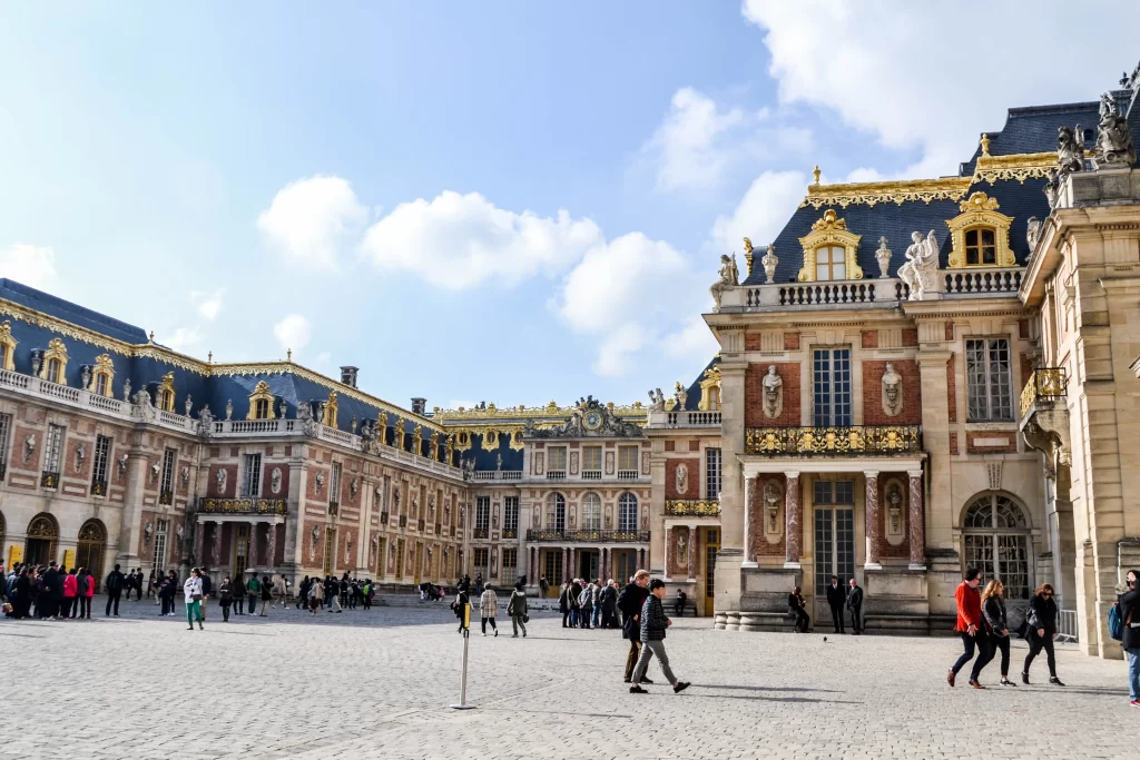 Versailles Palace Bike Tour with Market and Marie Antoinette’s Village