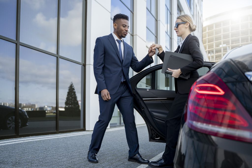 Booking Amsterdam Airport Transportation in advanced, is it worth it?