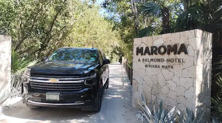 Transporte privado de lujo del aeropuerto de Cancún a Maroma, A Belmond Hotel, Riviera Maya. Ideal para hasta 6 pasajeros y con amplio maletero. ¡Reserva el tuyo hoy!